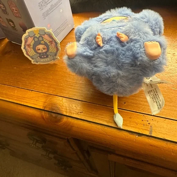 Blue Stars Bunny from the Cureplaneta Duoduo Lucky Delivery Series - Picture 5 of 10